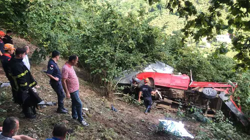 Trabzon'da fındık bahçesine devrilen kamyonetin sürücüsü öldü