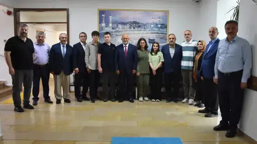 Trabzon'da dereceye giren LGS öğrencileri altınla ödüllendirildi