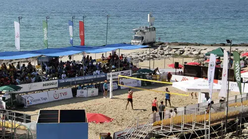 Trabzon'da yapımı tamamlanan Hanife Hatun Camisi ibadete açıldı