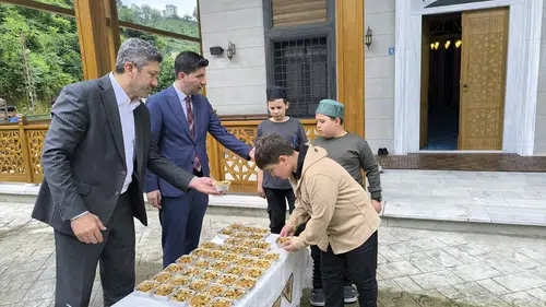 Trabzon, Rize ve Giresun'da vatandaşa aşure ikram edildi