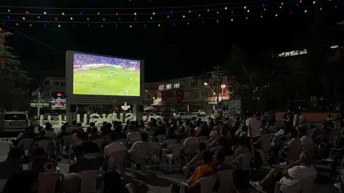 Sungurlu'da Çorum FK Coşkusu Dev Ekranda Yaşandı