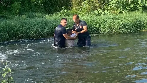 Bolu'da çaya düşen epilepsi hastasını itfaiye kurtardı