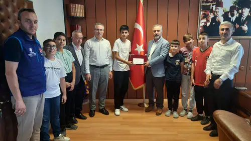 Miniklerden Filistin'e Anlamlı Destek