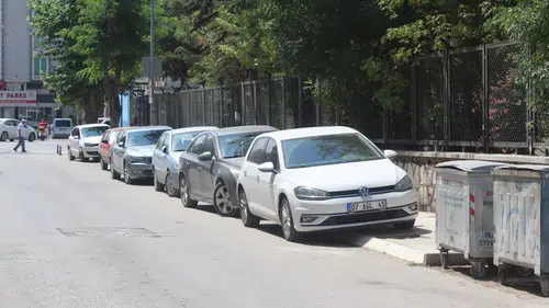 Kaldırımlarda Geçit Yok