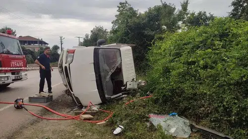 Kastamonu'da hafriyat kamyonu ile çarpışan otomobildeki çocuk öldü, baba ağır yaralandı