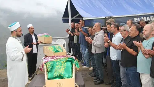 Giresun'da otomobilin uçuruma yuvarlandığı kazada ölen 3 kişinin cenazeleri defnedildi