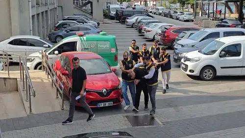 Zonguldak'ta ev kadınını 2 milyon 700 bin lira dolandıran 3 zanlı tutuklandı