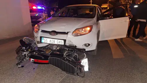 Samsun'da otomobille çarpışan motosiklet sürücüsü yaralandı
