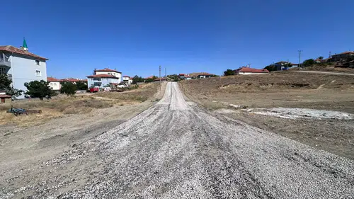 Sungurlu'da Asfalt Çalışmaları Örnekevler Mahallesinde Devam Ediyor