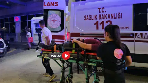 Otomobille Traktör Çarpıştı: 5 Yaralı