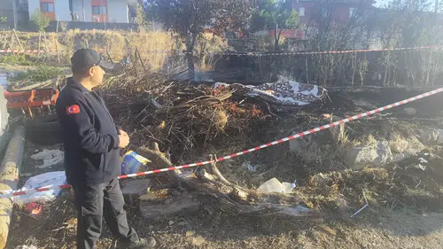 Bahçedeki Otları Yakarken Alevlerin İçinde Kaldı