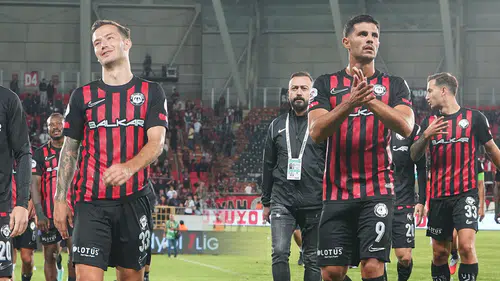 Oğulcan ve Aleksic İlk Kez Sahada