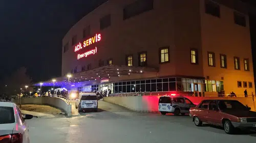 Hastanede Bıçaklı Kavga: 2 Yaralı