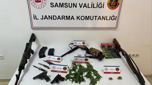 Samsun'da uyuşturucu ve ruhsatsız silah operasyonunda 5 kişi yakalandı