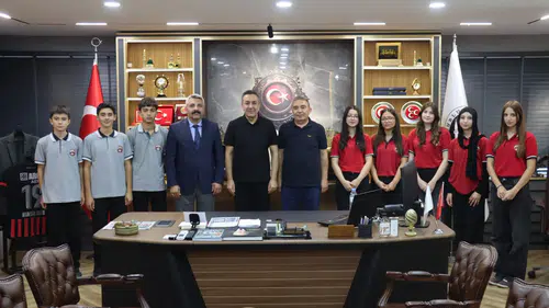 Dere, Fen Liseli Gençler ile Hayallerini Paylaştı