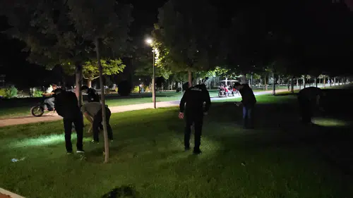 2 Genç Kız Arasında Silahlı Kavga Çıktı