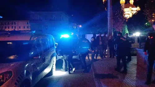 Polisten Kaçarken Duvara Çarptılar