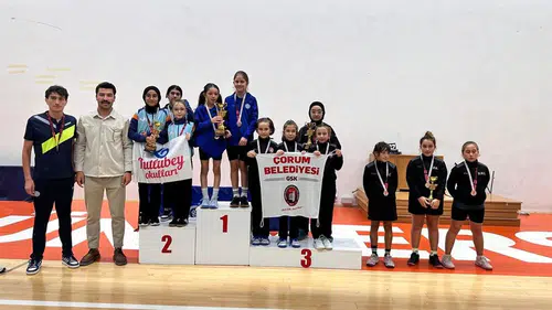 Erkeklerde Şampiyon, Kızlarda Üçüncü Olduk