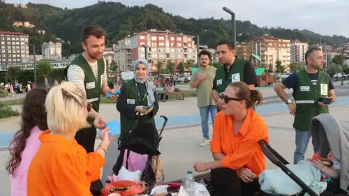 Rize Yeşilay gönüllülerinden sigara bağımlılığına balonlu mesaj