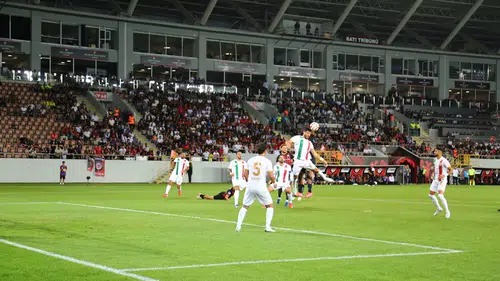 Zirve Yolunda Erken Final