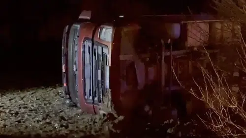 Köpeğe Çarpmamak İçin Manevra Yaptı, Devrildi