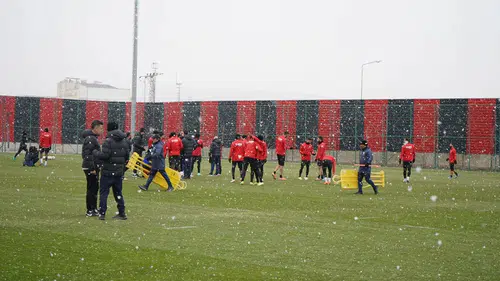 Lapa Lapa Kar Altında Sarıyer Mesaisi