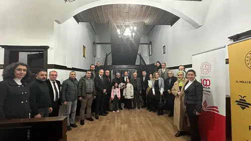 Tarihi Kütüphanede Düşünce Yolculuğu