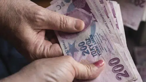 Promosyon yarışı kızıştı! Emekliye rekor ödemeler yapılacak