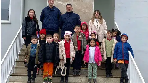 Miniklerden Mehmetçiğe Anlamlı Ziyaret