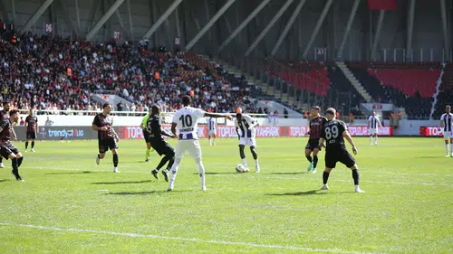 Yıldızlar Mı, Kolektif Güç Mü?