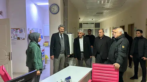 Çizikci’den Sağlık Çalışanlarına ve Hastalara Moral Ziyareti