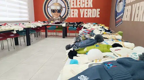 Doğu Türkistanlı Yetimlere Isıtan Vefa Eli