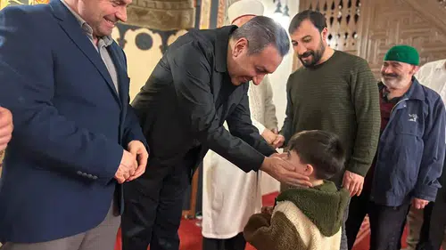 Dere, Vatandaşlara Kandil Simidi İkram Etti