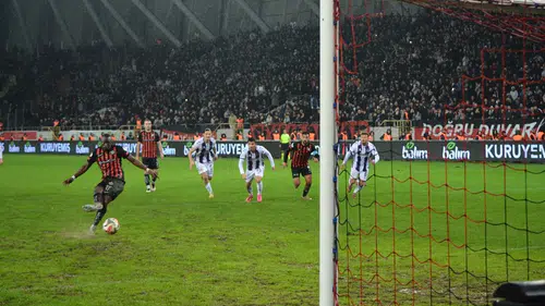 Eski Dostun Asisti Üç Puan Getirdi