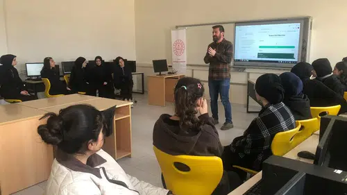 Gençler Geleceğin Teknolojisiyle Tanıştı