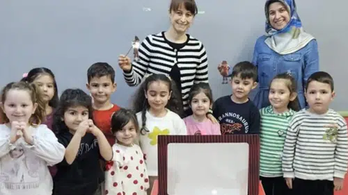 Minikler Hacivat ve Karagöz’ü Tanıdı