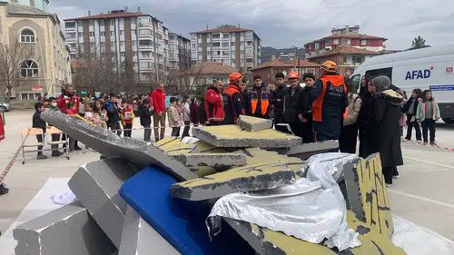 Arama-Kurtarma Ekipleri Anlattı, Çocuklar Dinledi