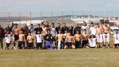 Kırmızı-Siyahlılar Dokuz Kişiyle Finallere Koştu