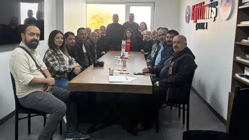 Eğitim-İş Yeni Yerinde