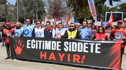 Çorum’da Eğitimciler Şiddete Karşı Meydanlarda