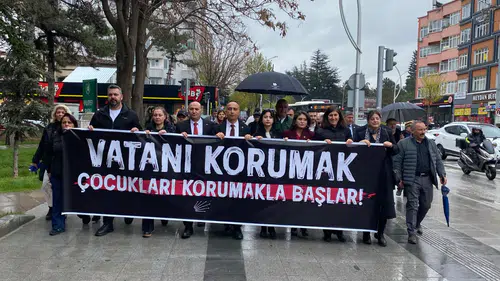 CHP’den Yağmur Altında Sessiz Yürüyüş