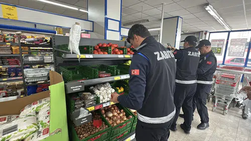 Çorum’da Marketlerde Yapılan Raftaki Oyun ve Küflü Gıdaya Ağır Fatura