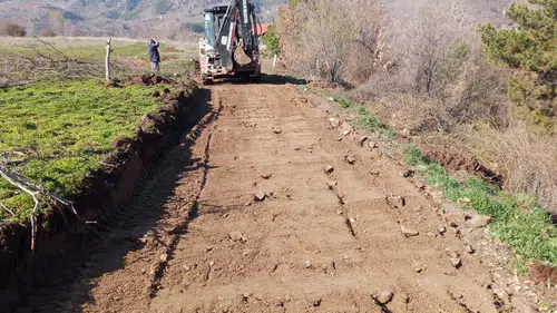 Kırsal Yollar Kumlama Çalışmasıyla Yenileniyor