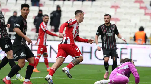 Sivasspor’un Yıldızı Çorum FK Maçı Öncesi Antrenmana Çıktı