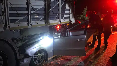 Hurdaya Dönen Otomobilde Sıkıştı, Yaşam Mücadelesi Sürüyor