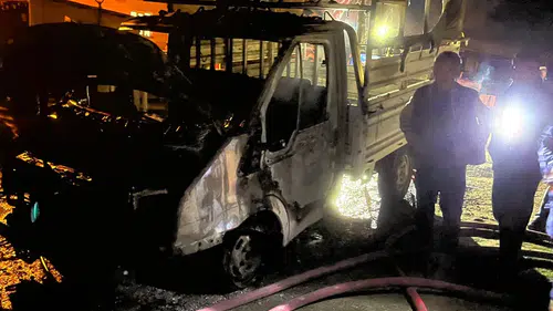 Bir Anda Alev Topu Yükseldi, Küle Döndü