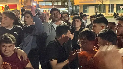 Galatasaray Taraftarları Derbi Galibiyetini Kutladı