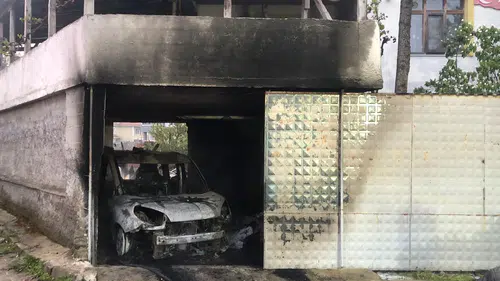 Otomobil Saniyeler İçinde Küle Döndü