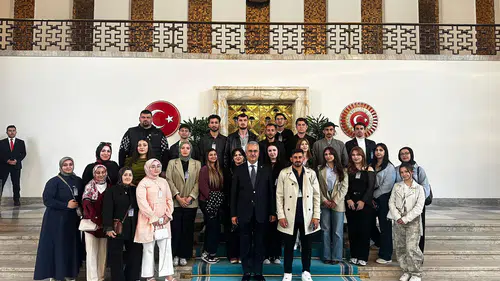 Gençleri TBMM’de Ağırladı