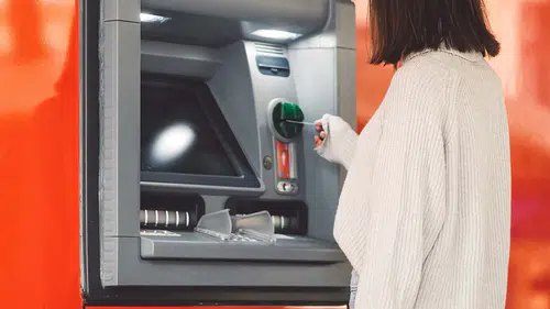 ATM’lerdeki kırmızı tuşun gizli özelliği ortaya çıktı